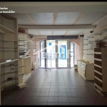 Local professionnel à Thiers, excellente visibilité dans le centre historique - Investissement rentable
