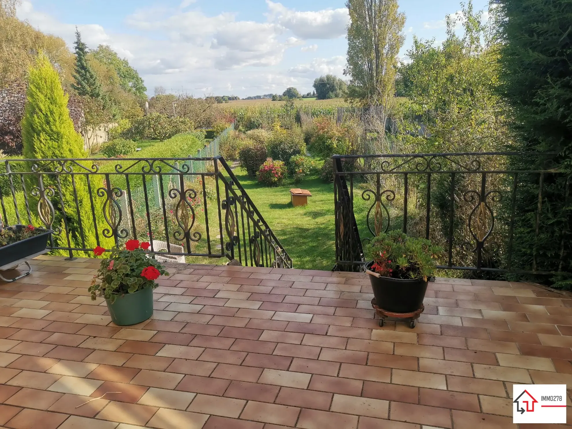 Maison mitoyenne à Oxelaëre près de Cassel – 114 m², jardin, calme 