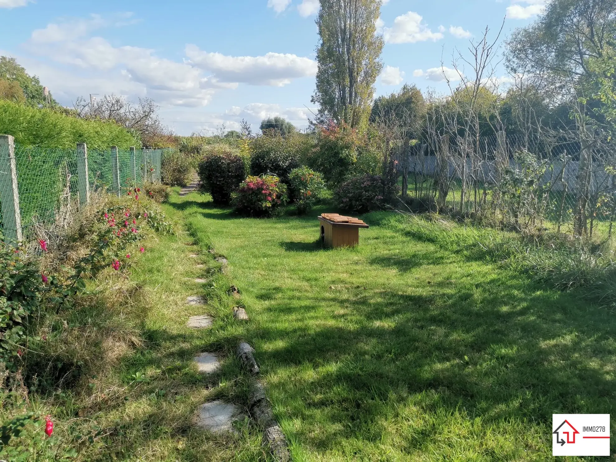 Maison mitoyenne à Oxelaëre près de Cassel – 114 m², jardin, calme 