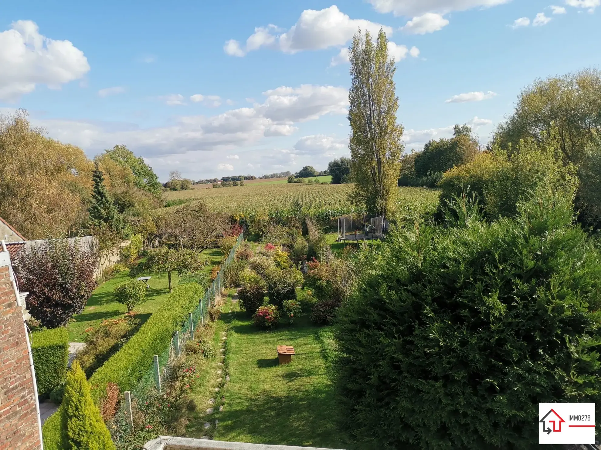 Maison mitoyenne à Oxelaëre près de Cassel – 114 m², jardin, calme 