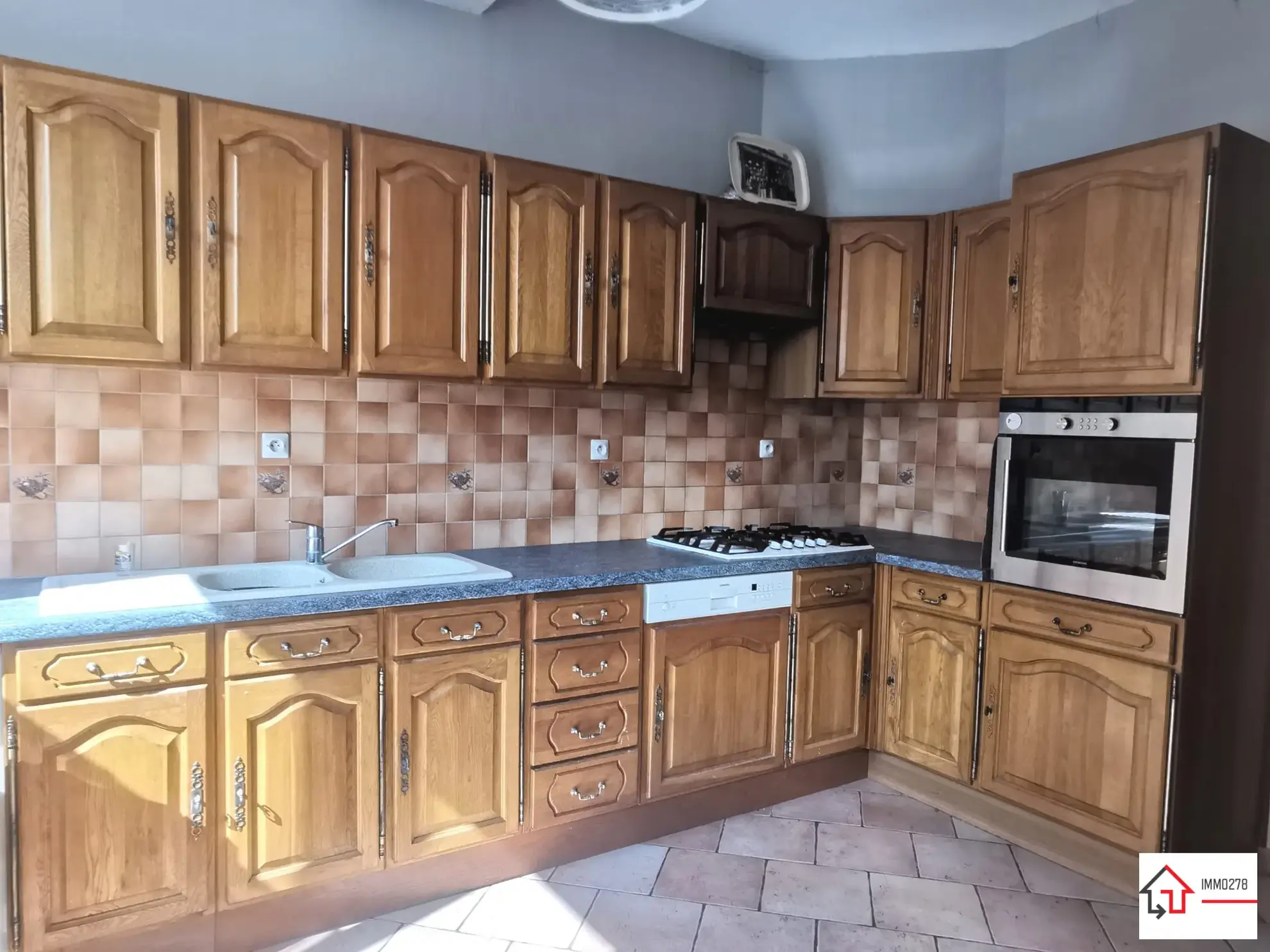 Maison mitoyenne à Oxelaëre près de Cassel – 114 m², jardin, calme 