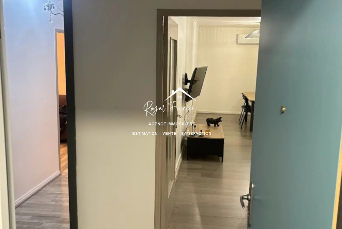 Entrée dans l'appartement  Appartement T4 à vendre à Châtellerault - 82 m², proche centre-ville 