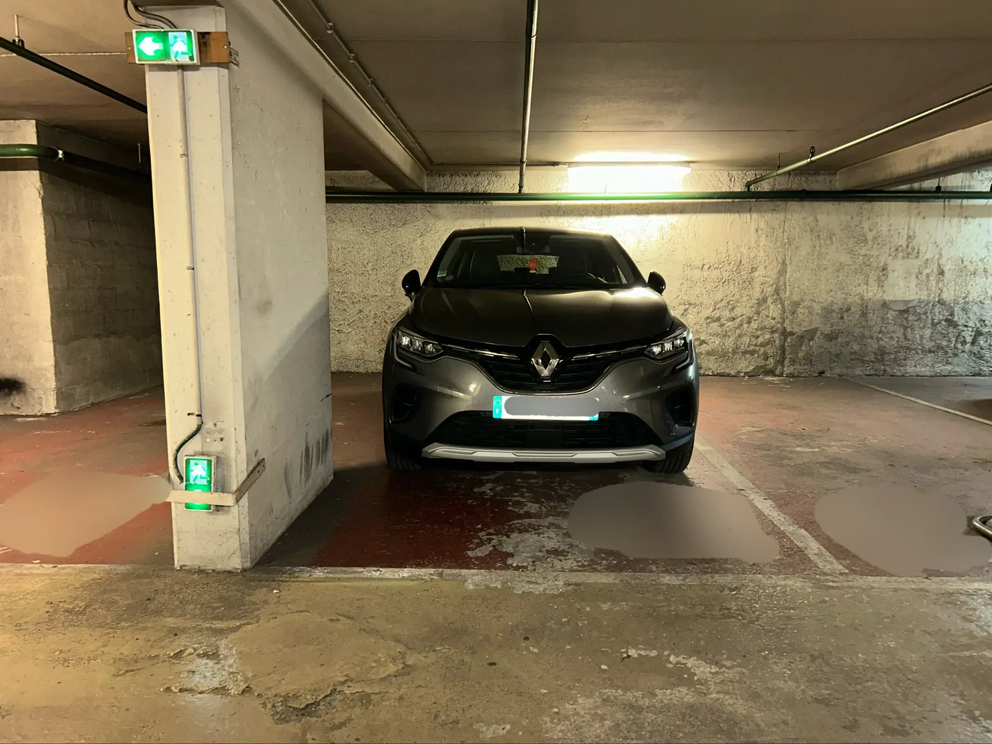 Parking sécurisé 14m² Rue de Berri, Paris 8e, proche métro 