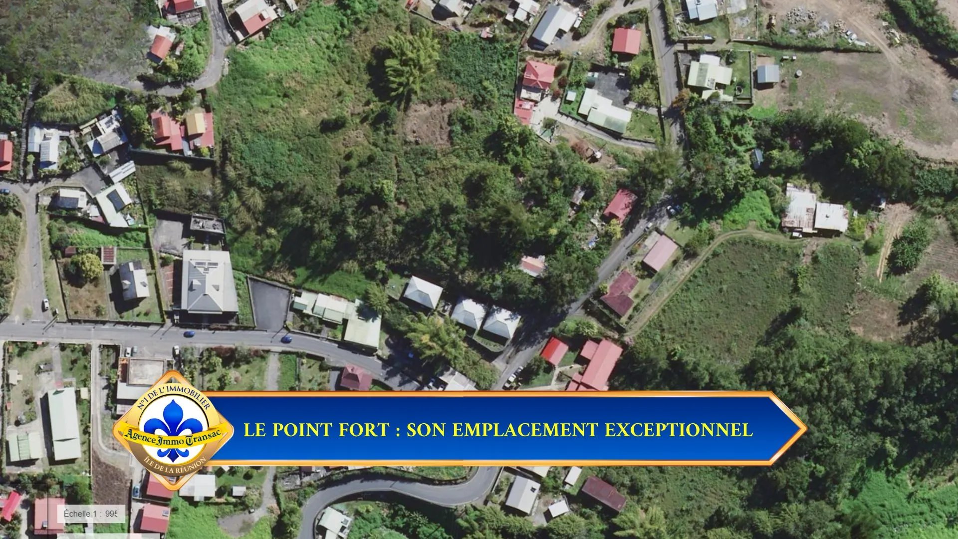 Terrain à vendre à Salazie avec maisons à rénover et potentiel de construction 