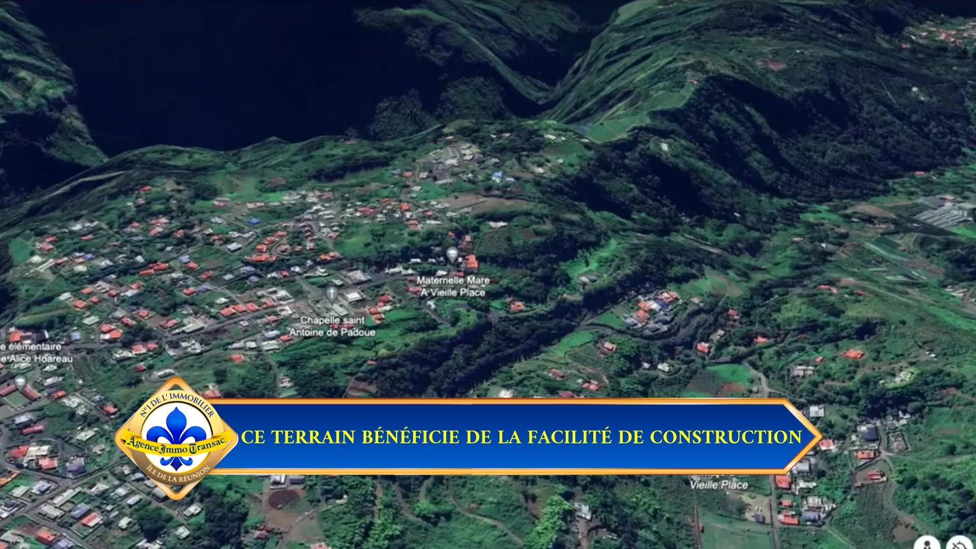 Terrain à vendre à Salazie avec maisons à rénover et potentiel de construction 