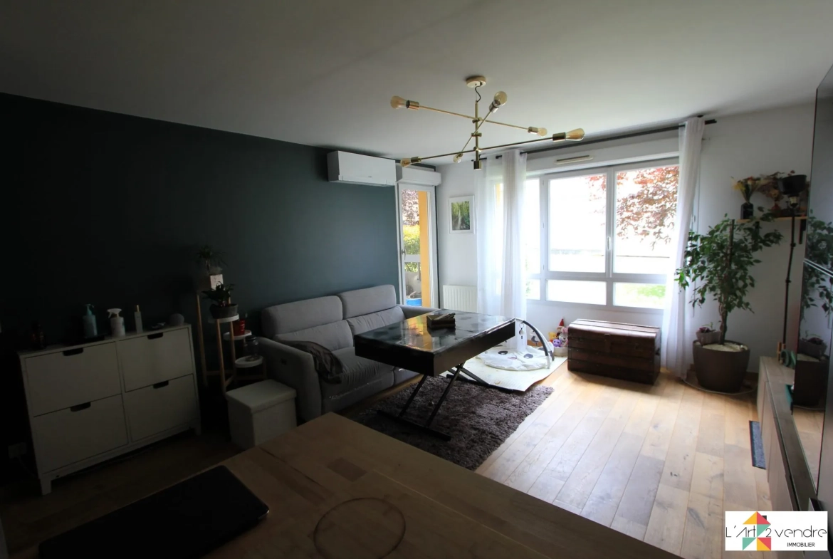 Appartement 3 pièces sécurisé avec parking à Évry-Courcouronnes 