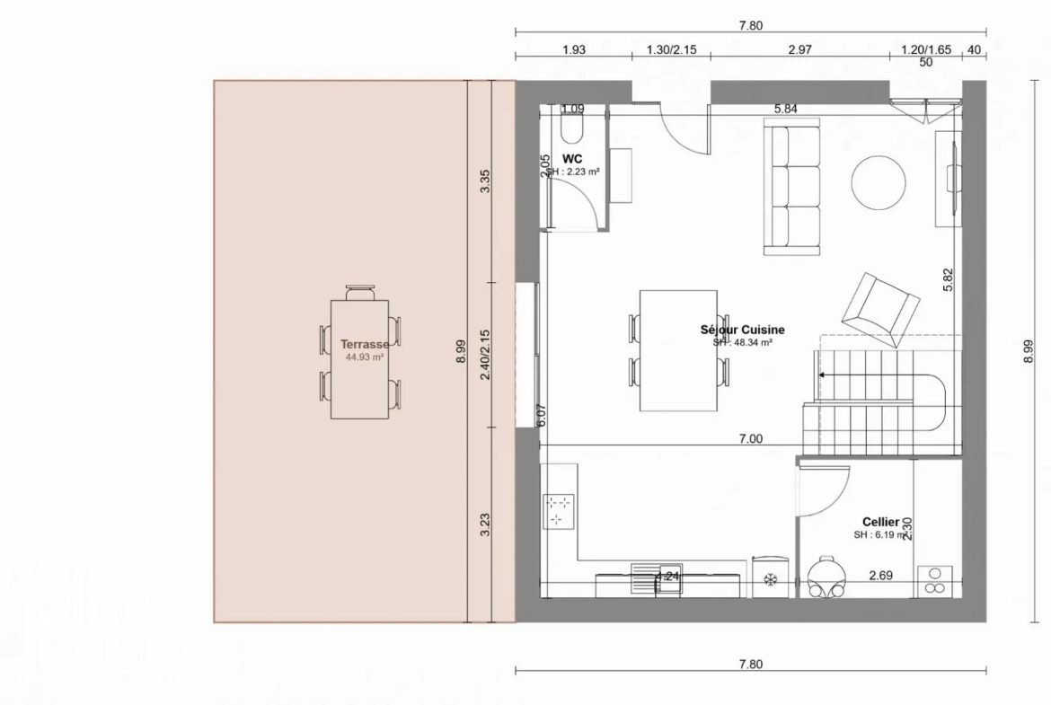 Maison de ville à rénover de 120 m² à Naujan et Postiac avec cour et parking privé 