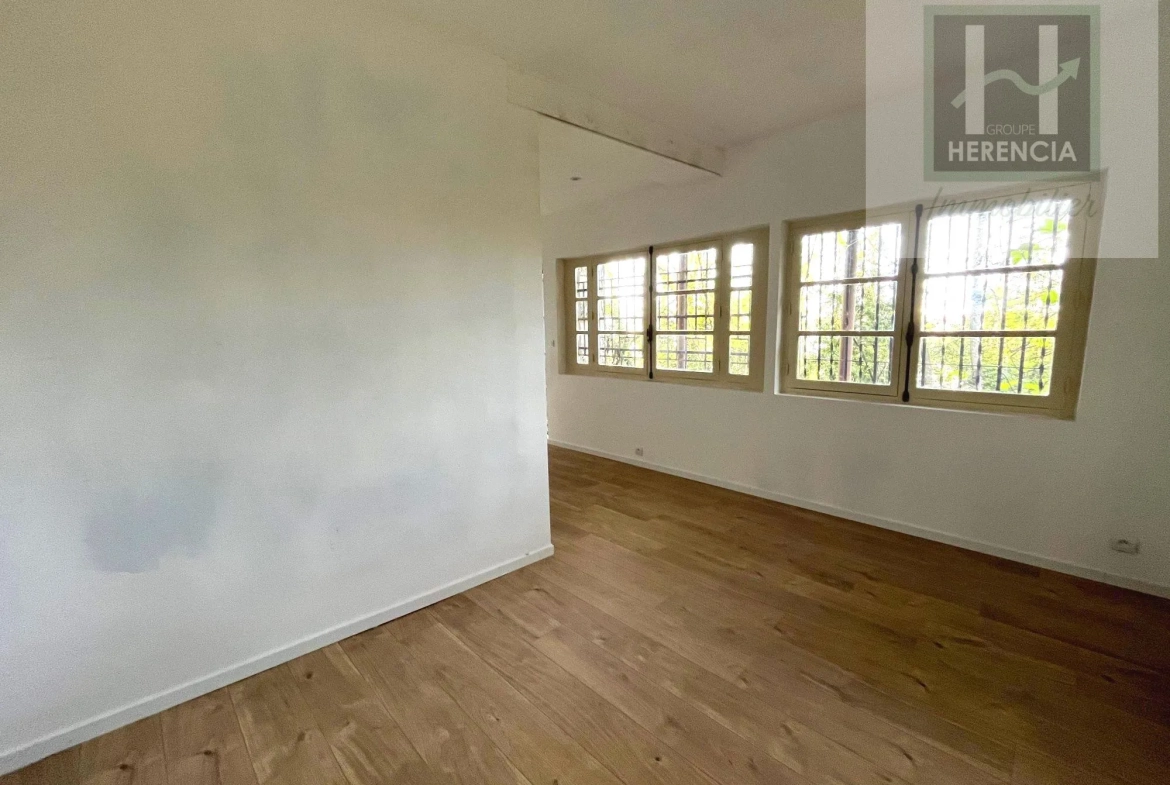 Belle maison à Angoulême de 129 m² proche gare et centre-ville avec terrasse 