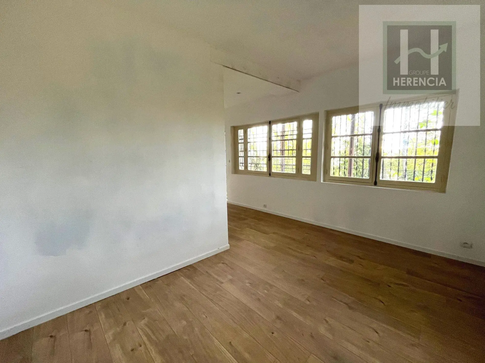 Belle maison à Angoulême de 129 m² proche gare et centre-ville avec terrasse 