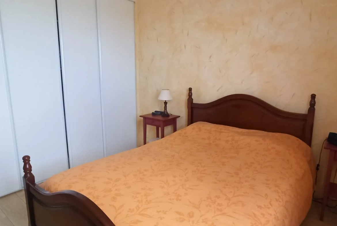 Bel appartement T3 bis à vendre à Carbon-Blanc, proche tramway, sans travaux à prévoir 