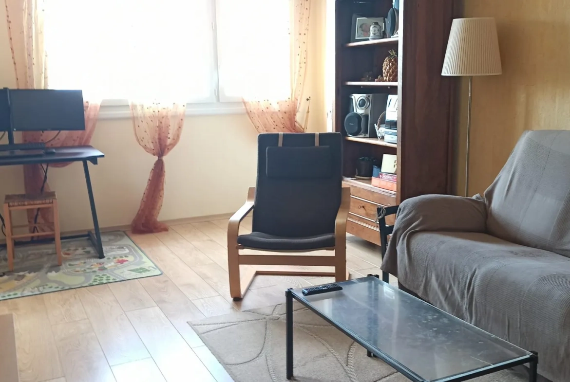 Bel appartement T3 bis à vendre à Carbon-Blanc, proche tramway, sans travaux à prévoir 