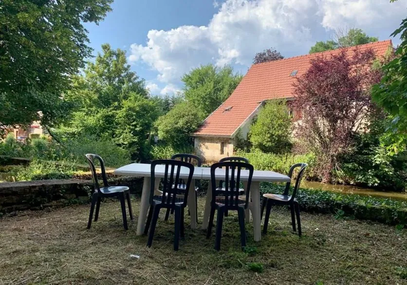 Appartement T5 lumineux à Héricourt avec terrasse en bord de l'eau 