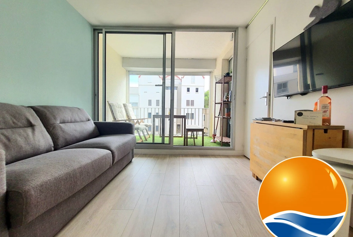 Appartement rénové avec terrasse et parking à Gruissan 