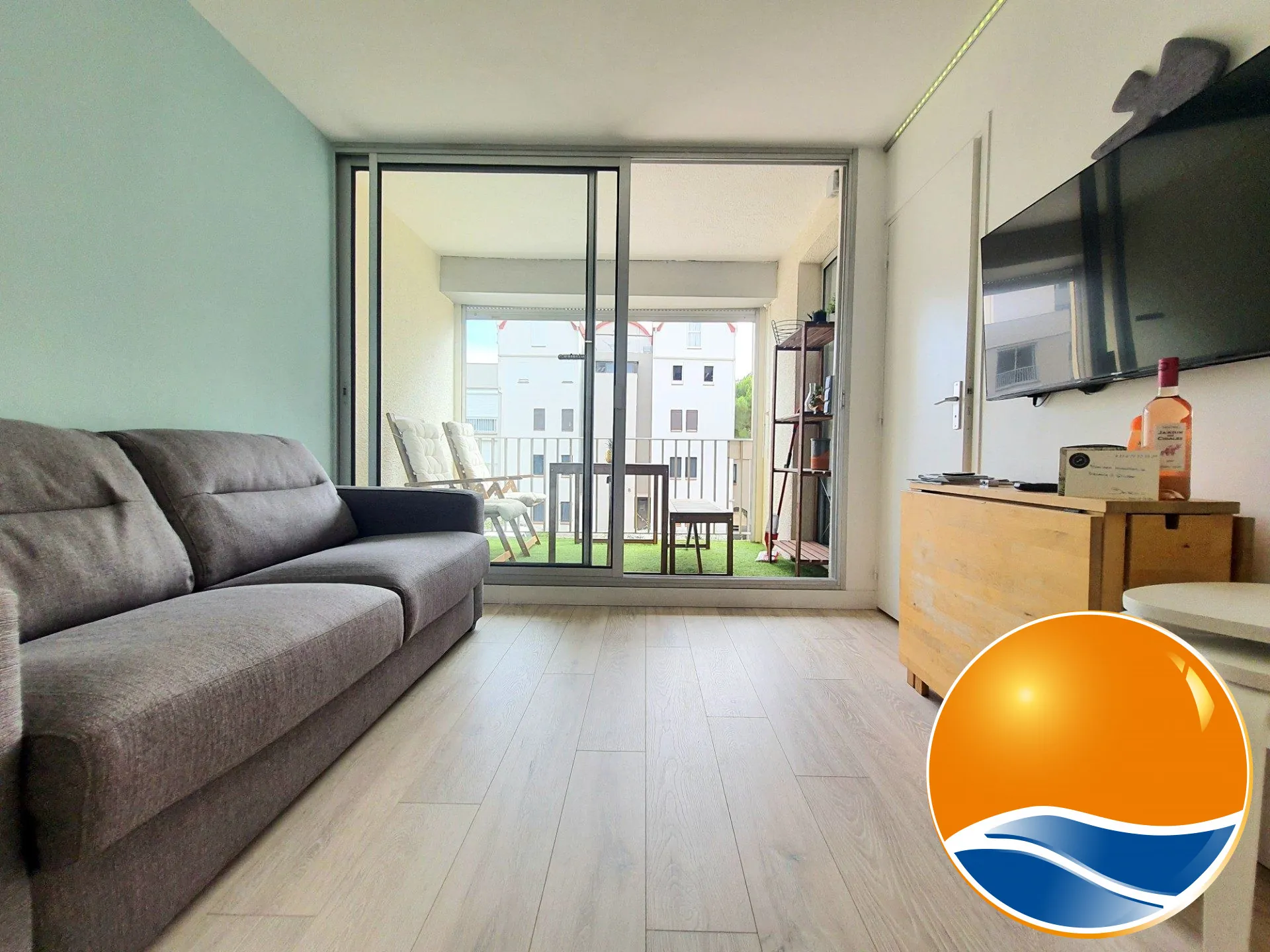 Appartement rénové avec terrasse et parking à Gruissan 