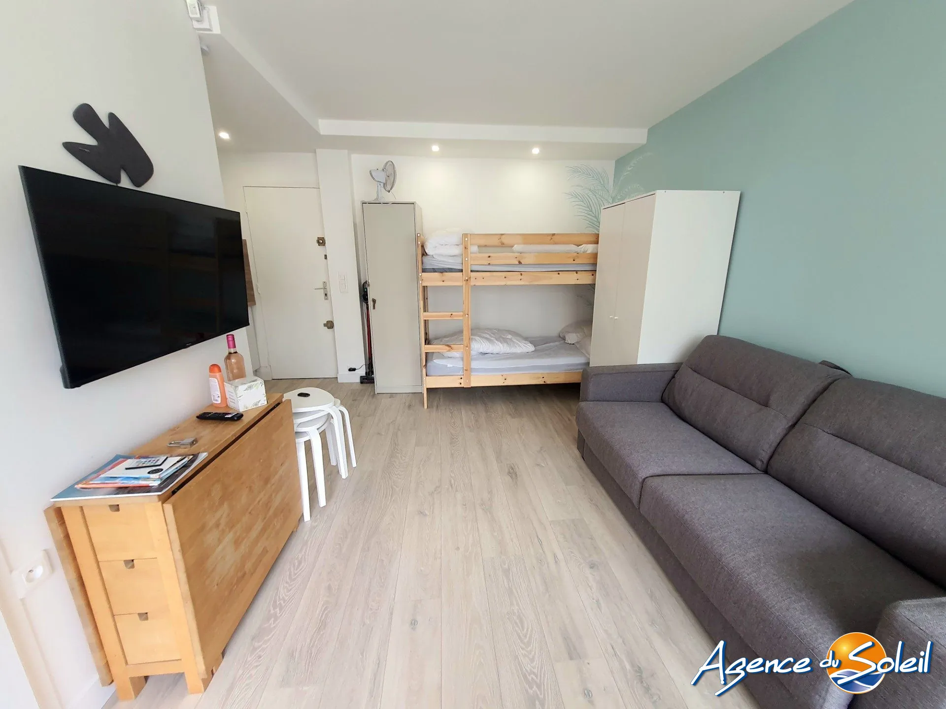Appartement rénové avec terrasse et parking à Gruissan 