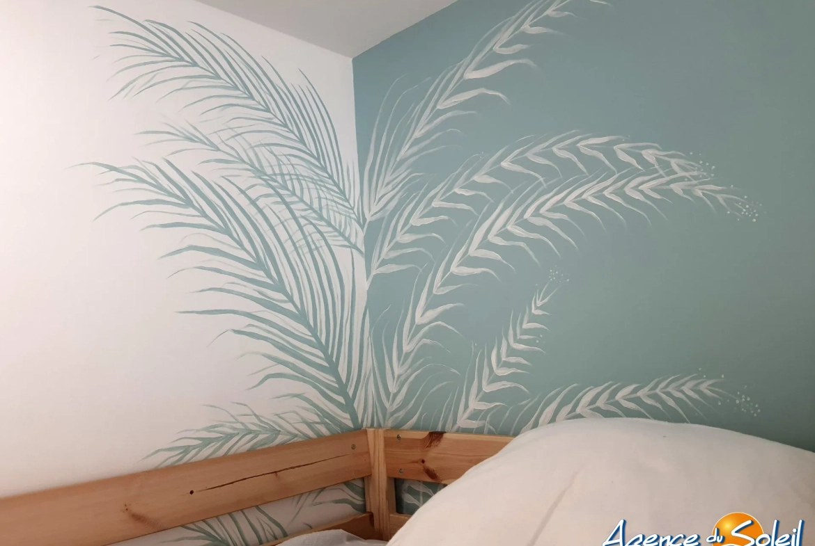 Appartement rénové avec terrasse et parking à Gruissan 