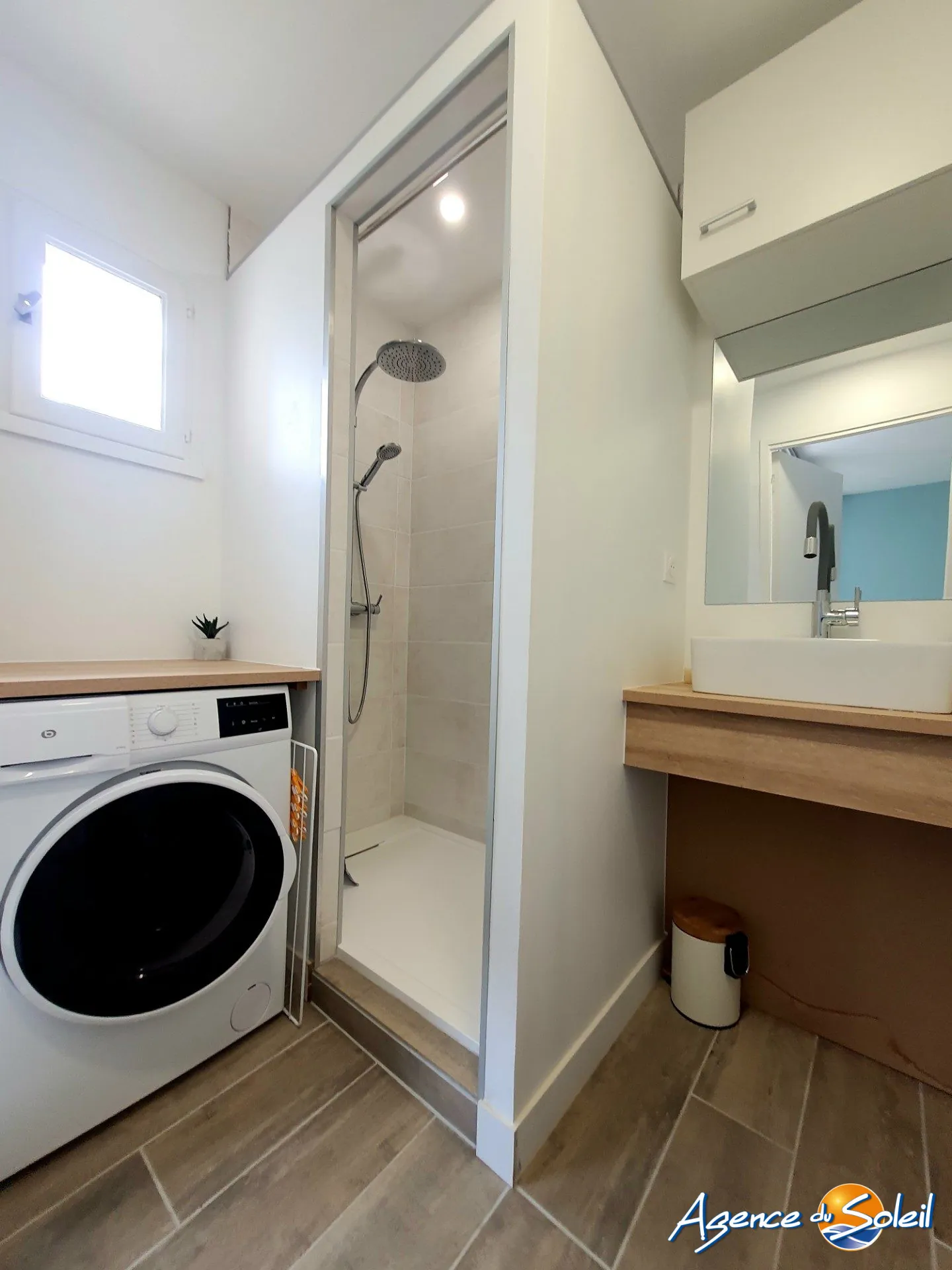 Appartement rénové avec terrasse et parking à Gruissan 