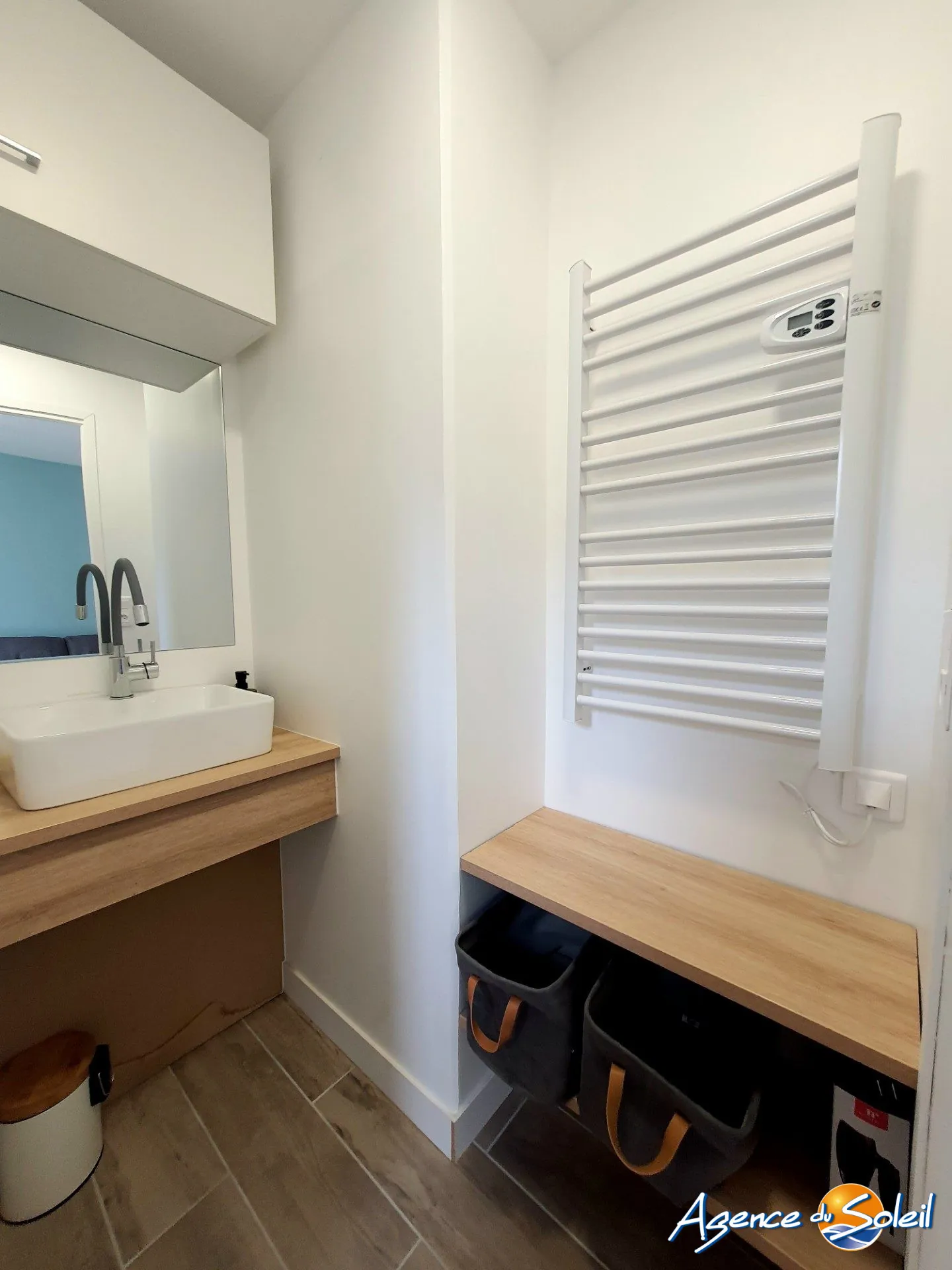 Appartement rénové avec terrasse et parking à Gruissan 