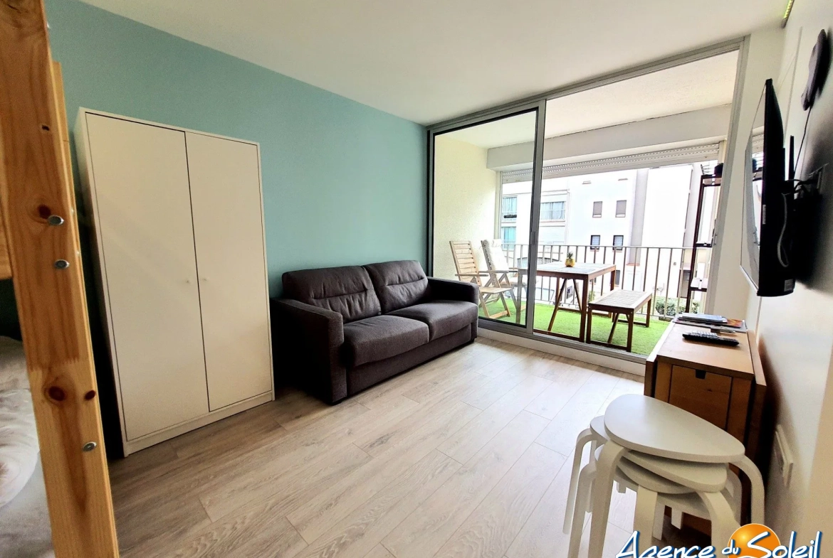 Appartement rénové avec terrasse et parking à Gruissan 