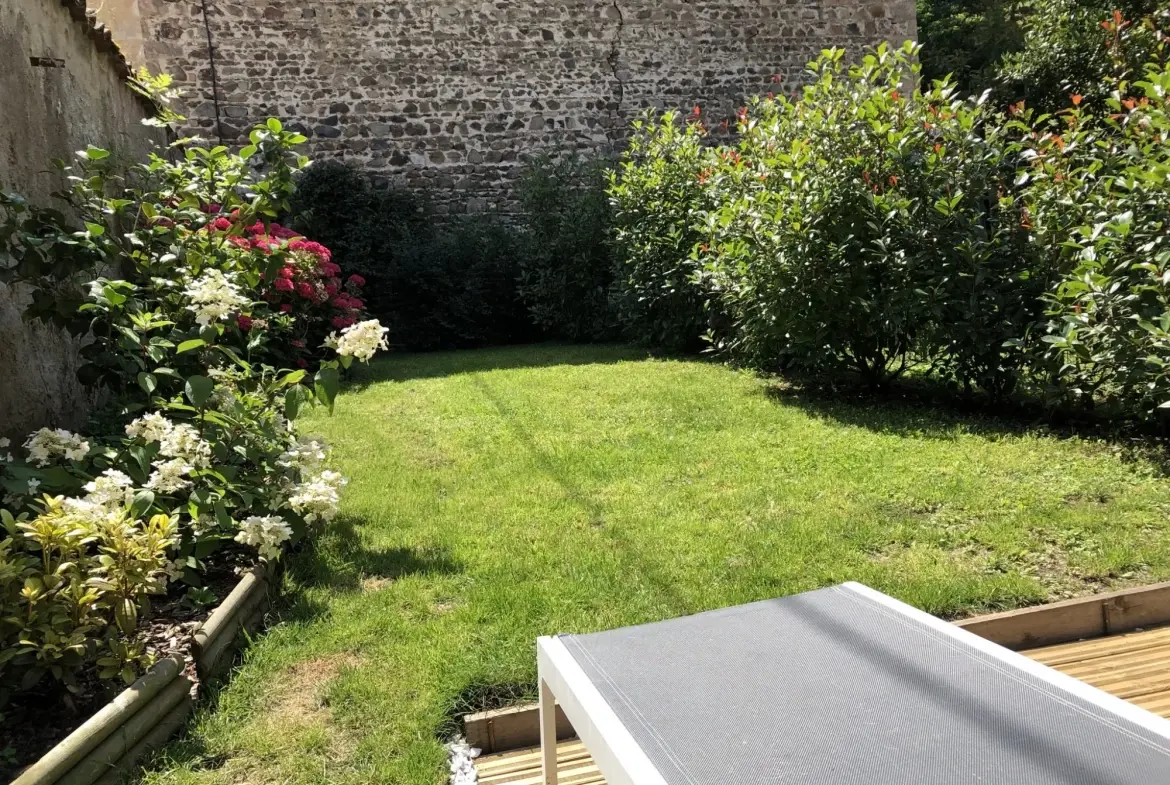 Maison de village rénovée de 90 m² au cœur de Beaujeu 