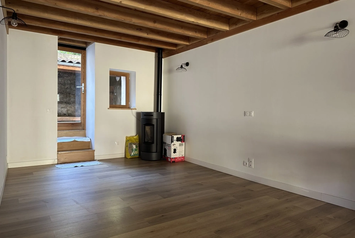 Maison de village rénovée de 90 m² au cœur de Beaujeu 