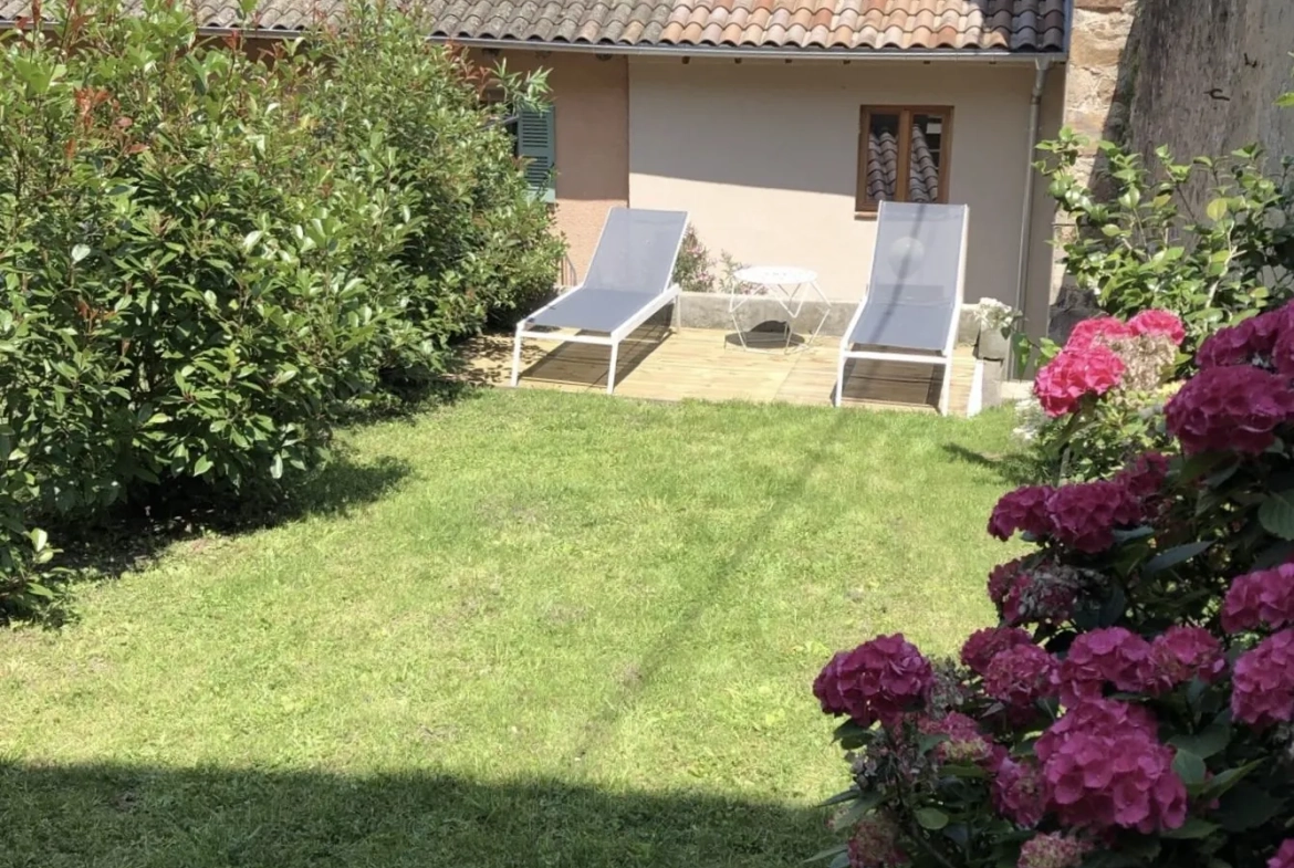 Maison de village rénovée de 90 m² au cœur de Beaujeu 