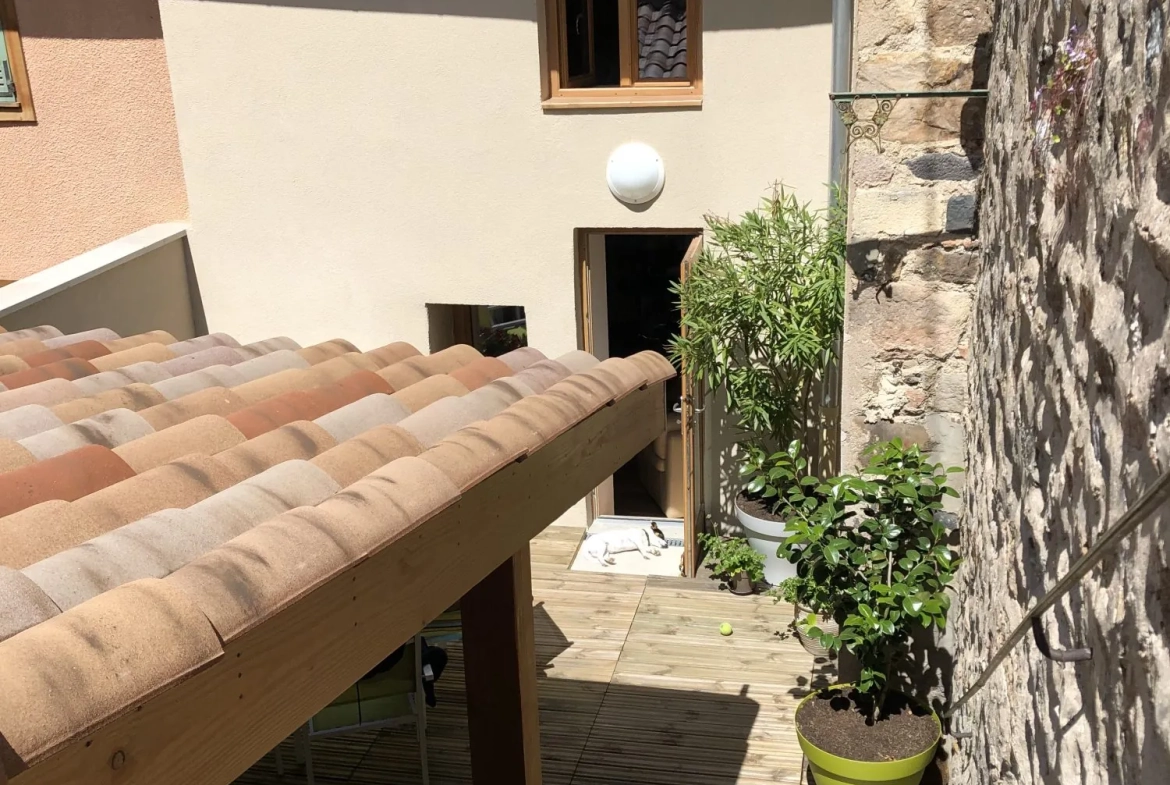 Maison de village rénovée de 90 m² au cœur de Beaujeu 