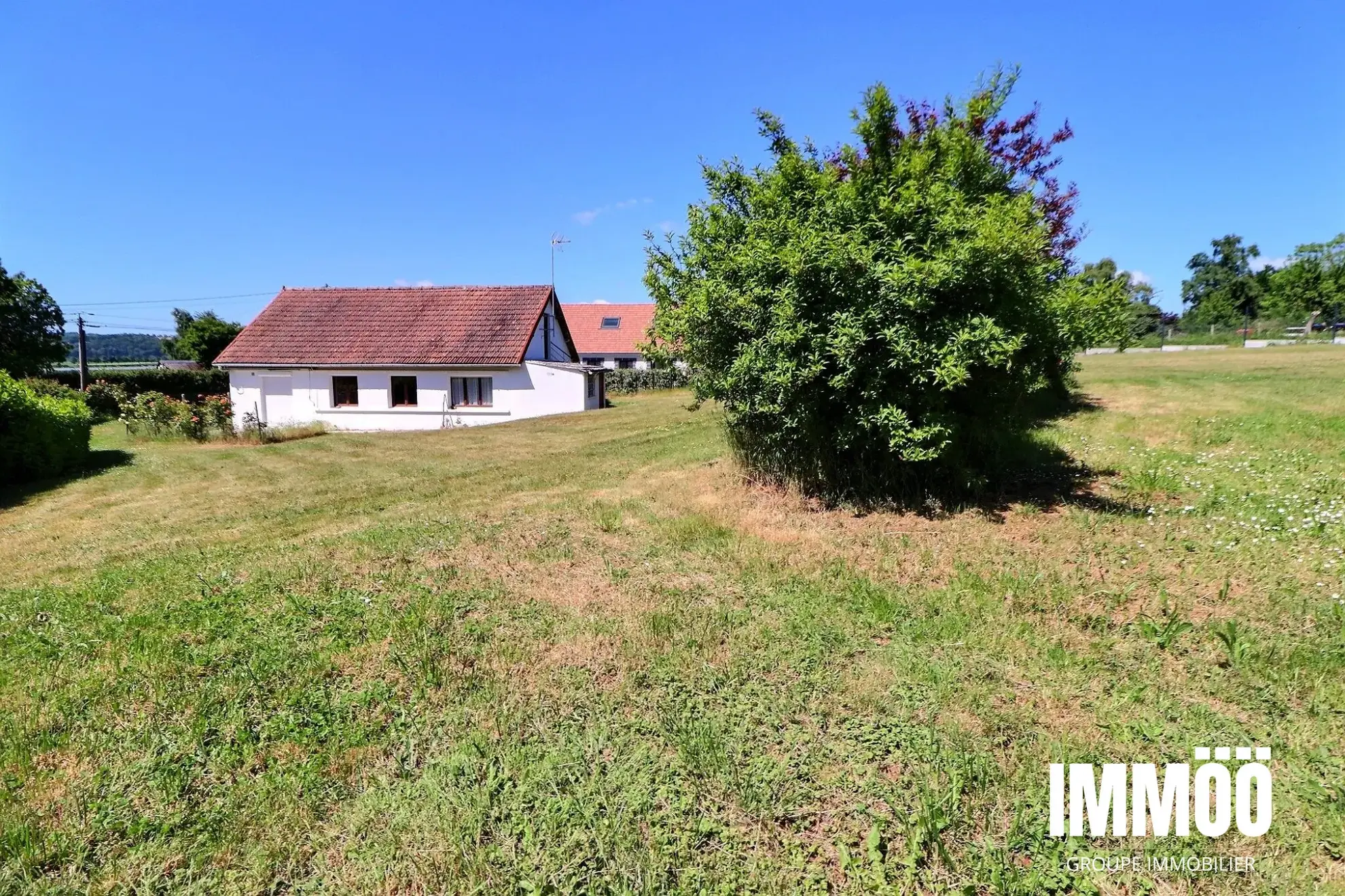 Charmante maison à rénover de 77 m² avec jardin de 2000 m² en campagne 