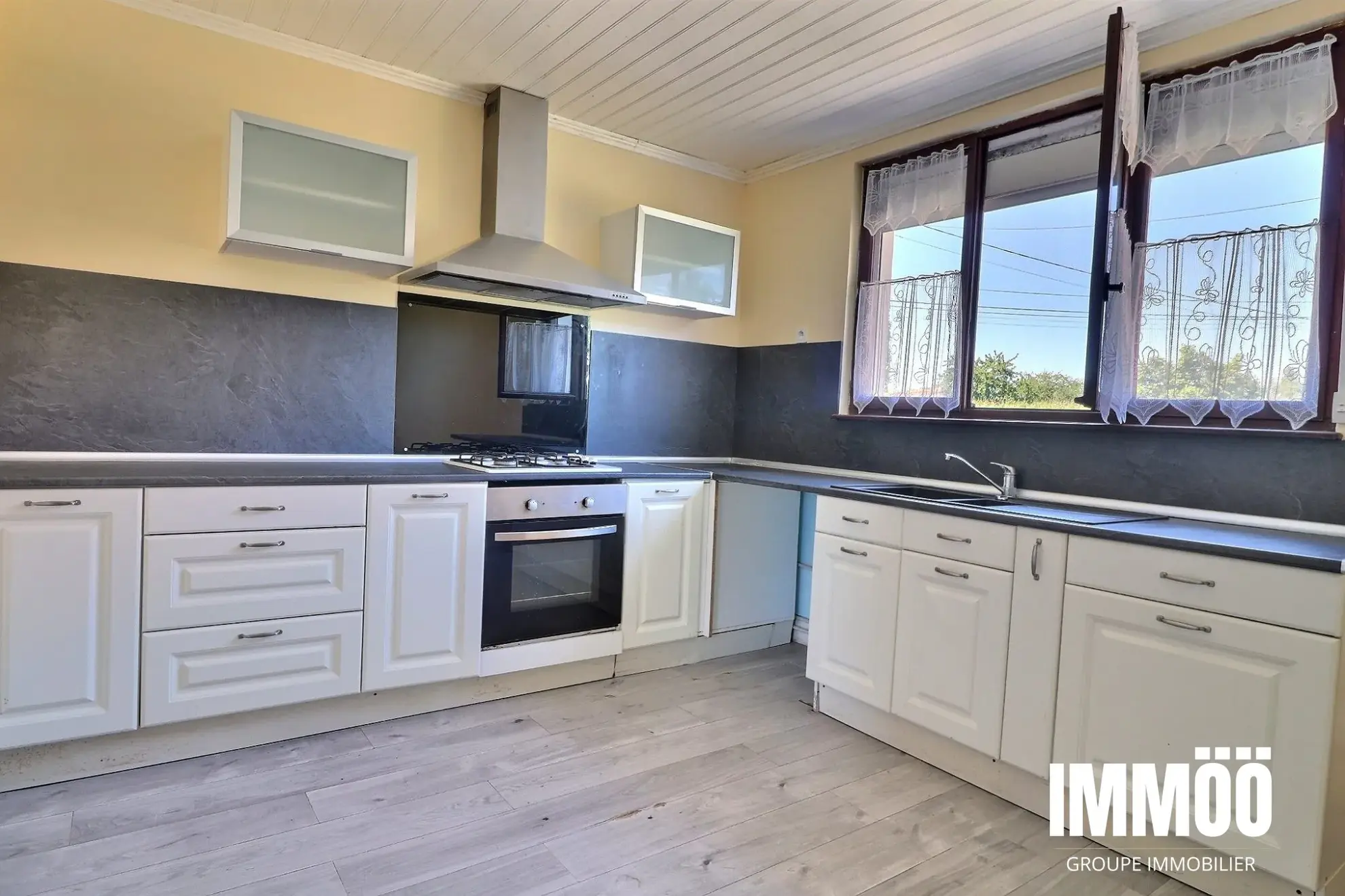 Charmante maison à rénover de 77 m² avec jardin de 2000 m² en campagne 