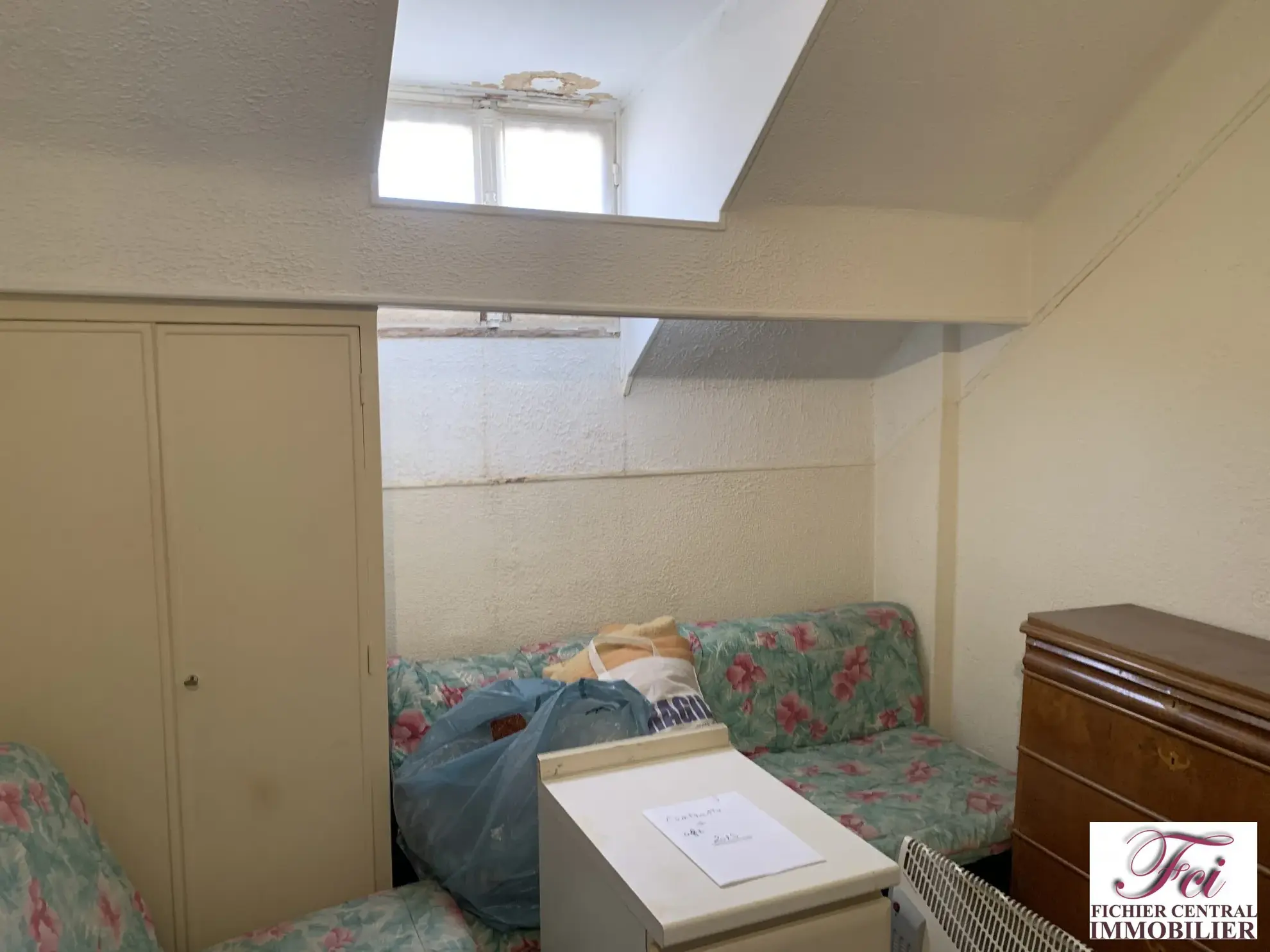 Appartement en vente à Menton avec accès direct à la mer, construit en 1867 
