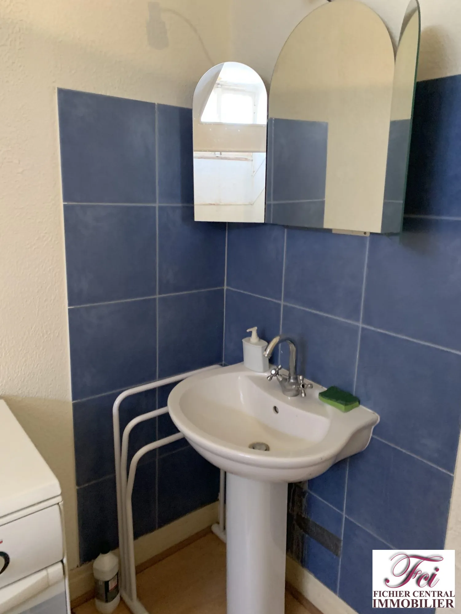 Appartement en vente à Menton avec accès direct à la mer, construit en 1867 