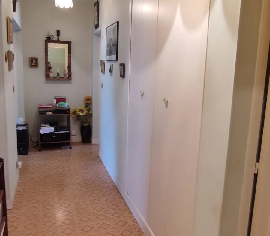 Appartement T2 spacieux avec parking et cave au centre du Mans 
