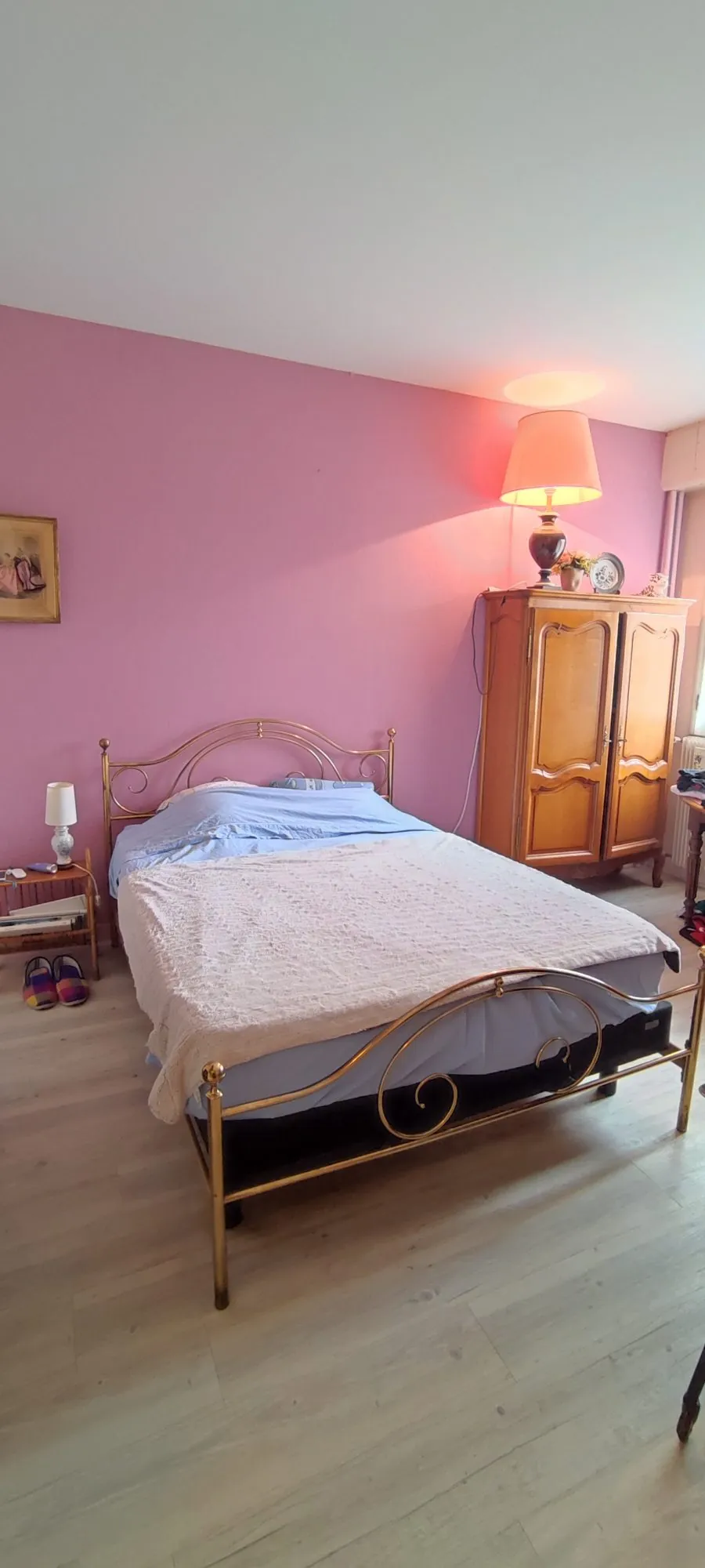 Appartement T2 spacieux avec parking et cave au centre du Mans 