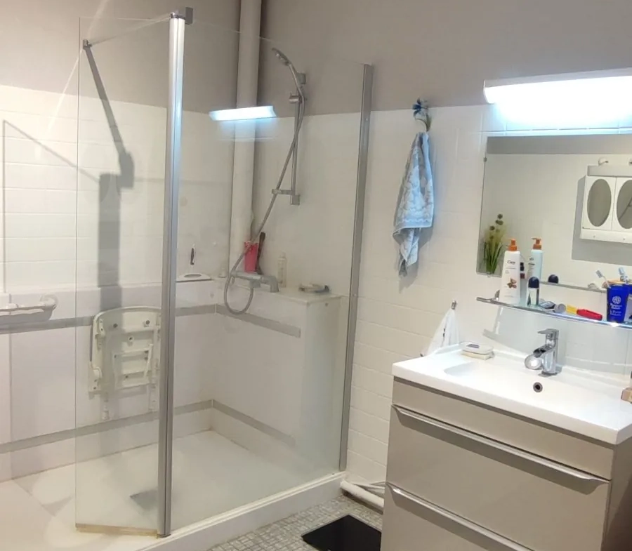 Appartement T2 spacieux avec parking et cave au centre du Mans 