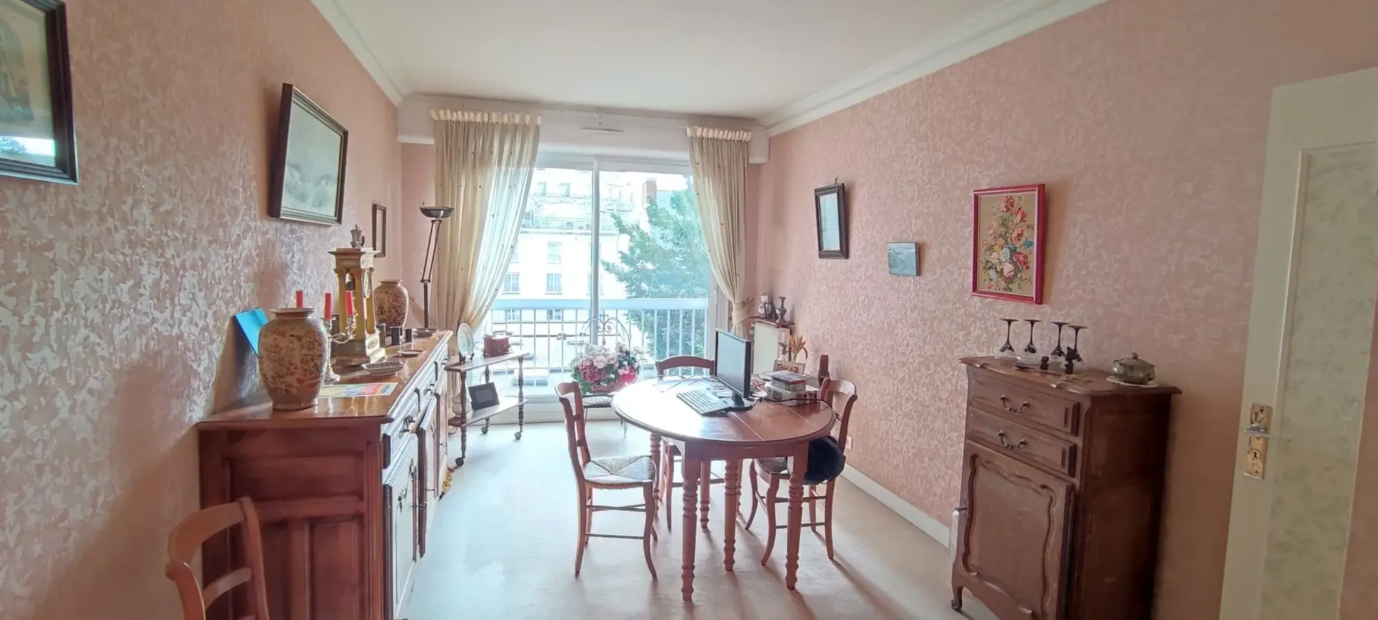 Appartement T2 spacieux avec parking et cave au centre du Mans 