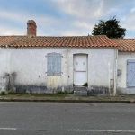 Maison à rénover avec dépendance et abri à Beauvoir-sur-Mer