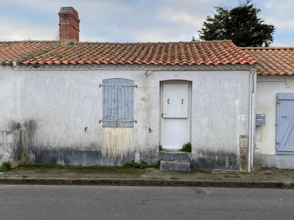 Maison à rénover avec dépendance et abri à Beauvoir-sur-Mer