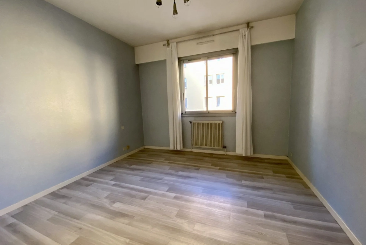 Appartement traversant 60 m² avec garage à Romans-sur-Isère 
