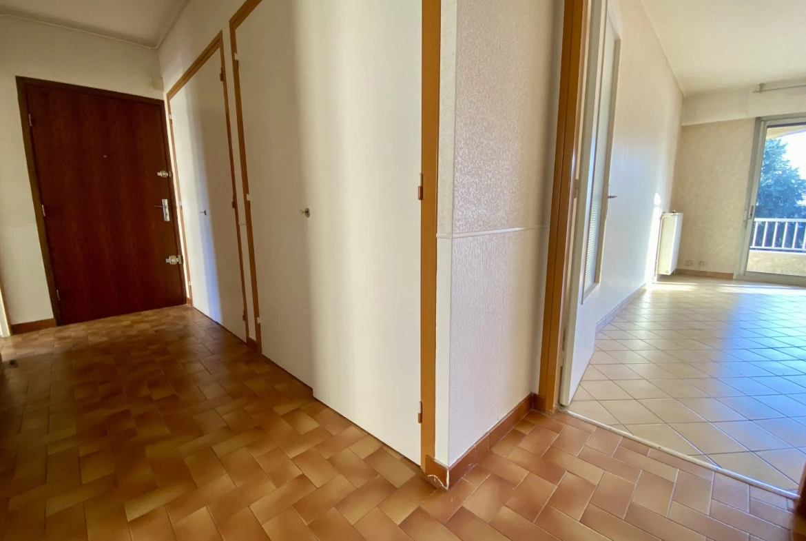 Appartement traversant 60 m² avec garage à Romans-sur-Isère 