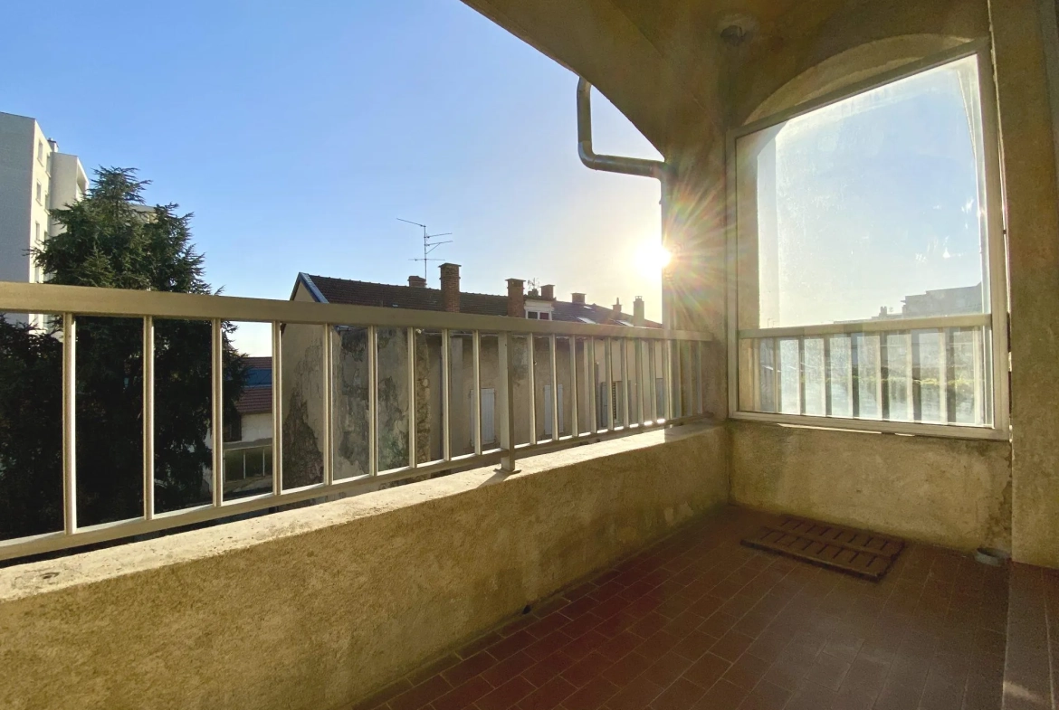 Appartement traversant 60 m² avec garage à Romans-sur-Isère 