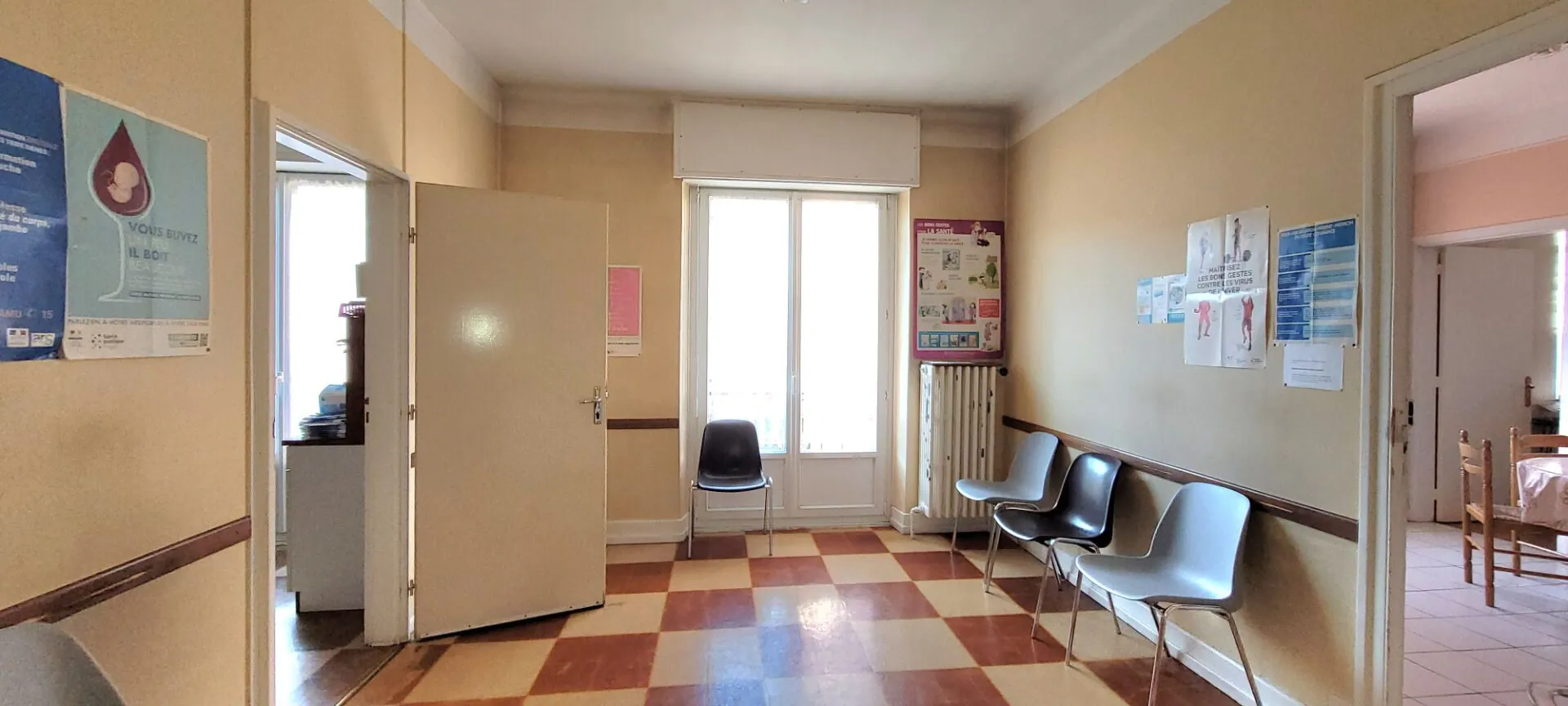 Appartement lumineux de 174,64 m² en centre-ville de Saint-Dié-des-Vosges avec balcon et cave 