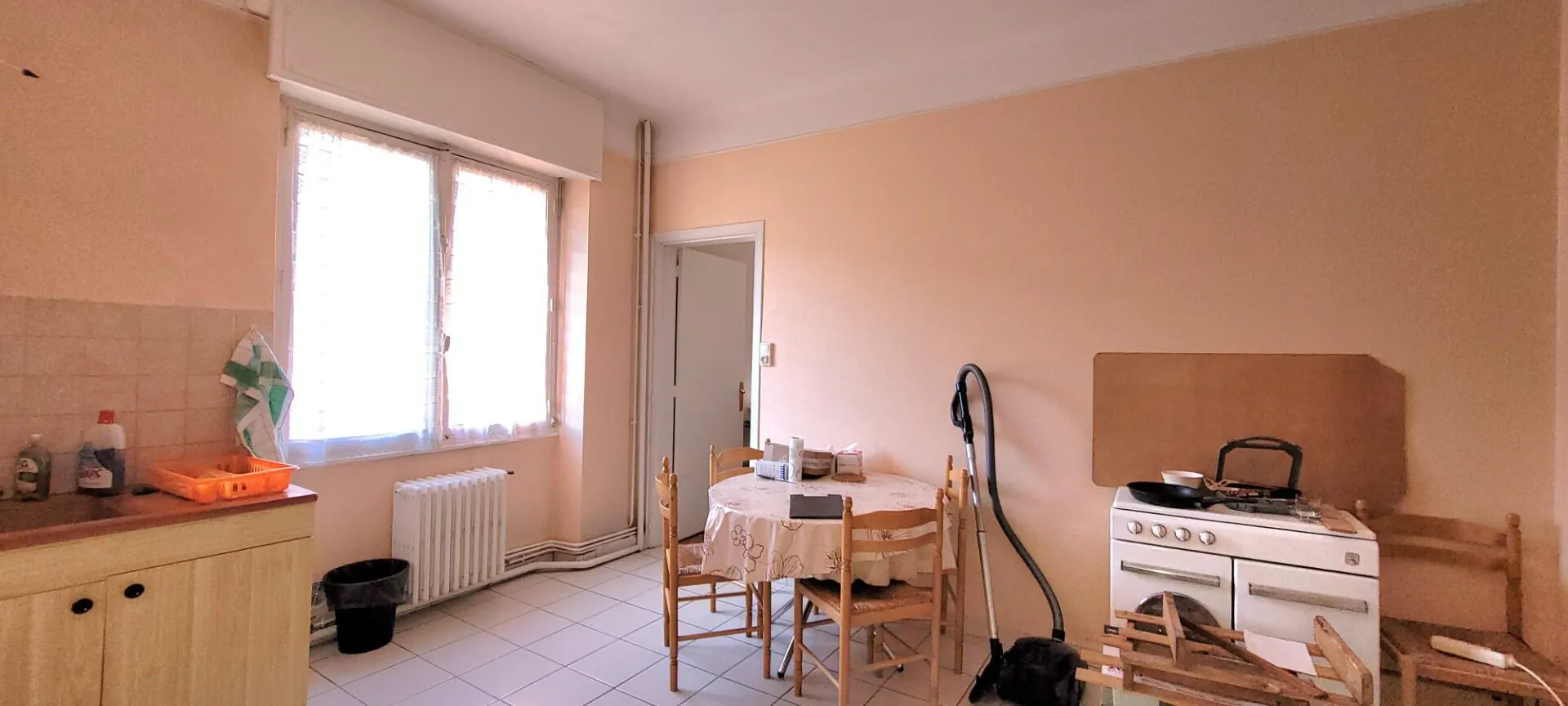 Appartement lumineux de 174,64 m² en centre-ville de Saint-Dié-des-Vosges avec balcon et cave 