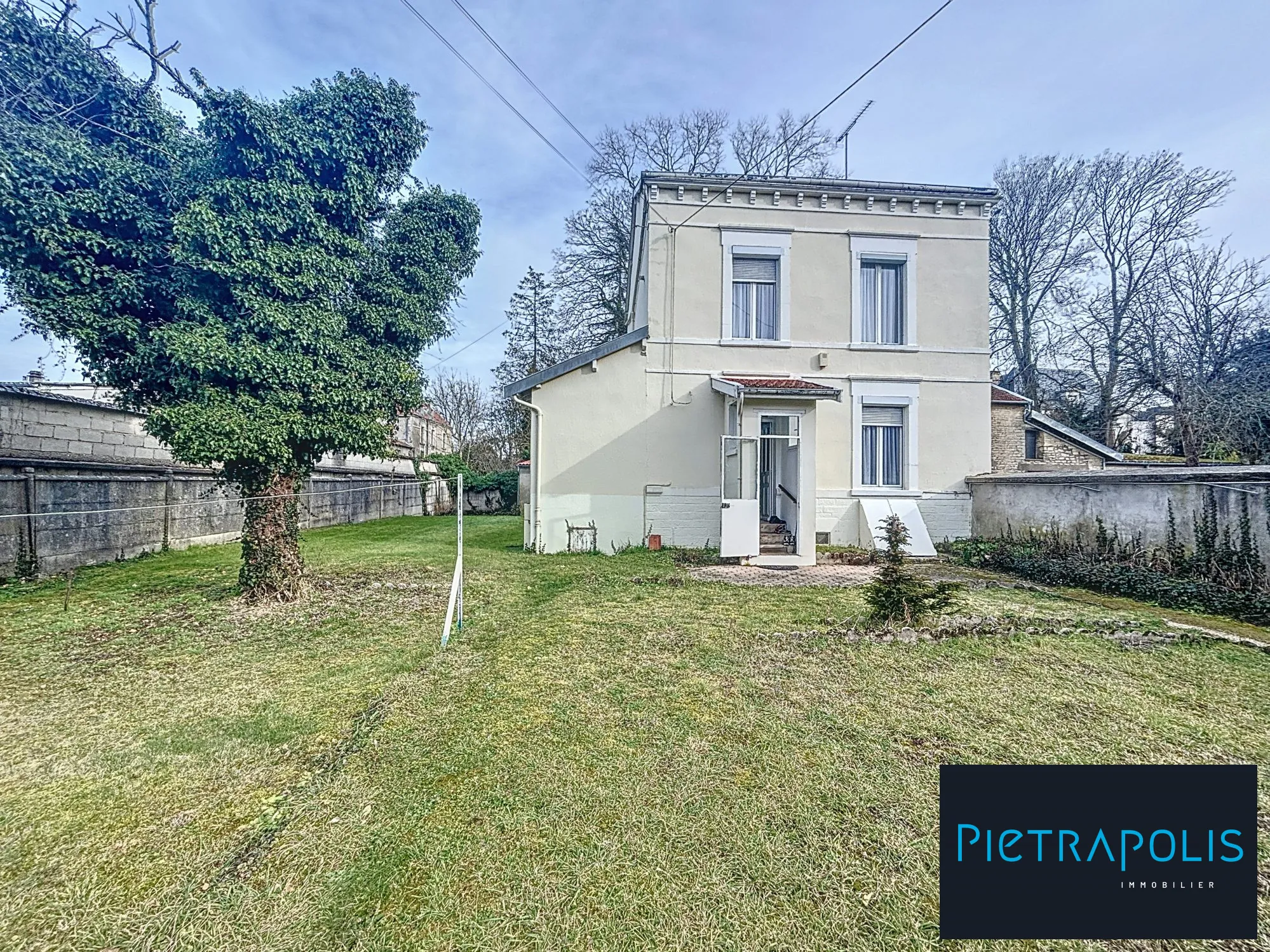 Maison à vendre à Chaumont - 3 chambres, atelier et gros potentiel 