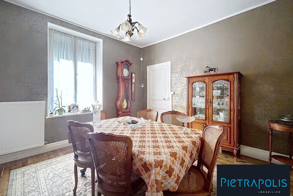 Maison à vendre à Chaumont - 3 chambres, atelier et gros potentiel 