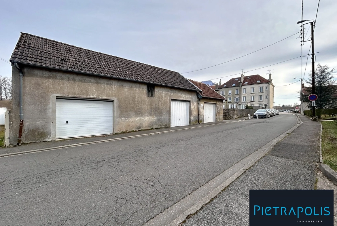 Maison à vendre à Chaumont - 3 chambres, atelier et gros potentiel 