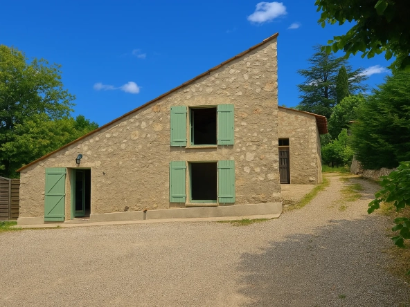 À vendre maison de village rénovée avec charme à Saint-Vallier-de-Thiey