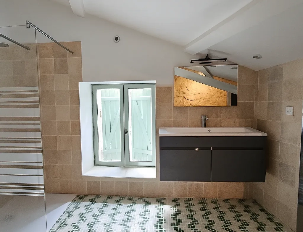 À vendre maison de village rénovée avec charme à Saint-Vallier-de-Thiey 