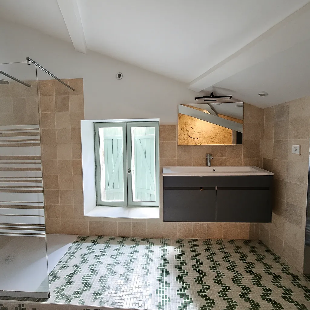 À vendre maison de village rénovée avec charme à Saint-Vallier-de-Thiey 