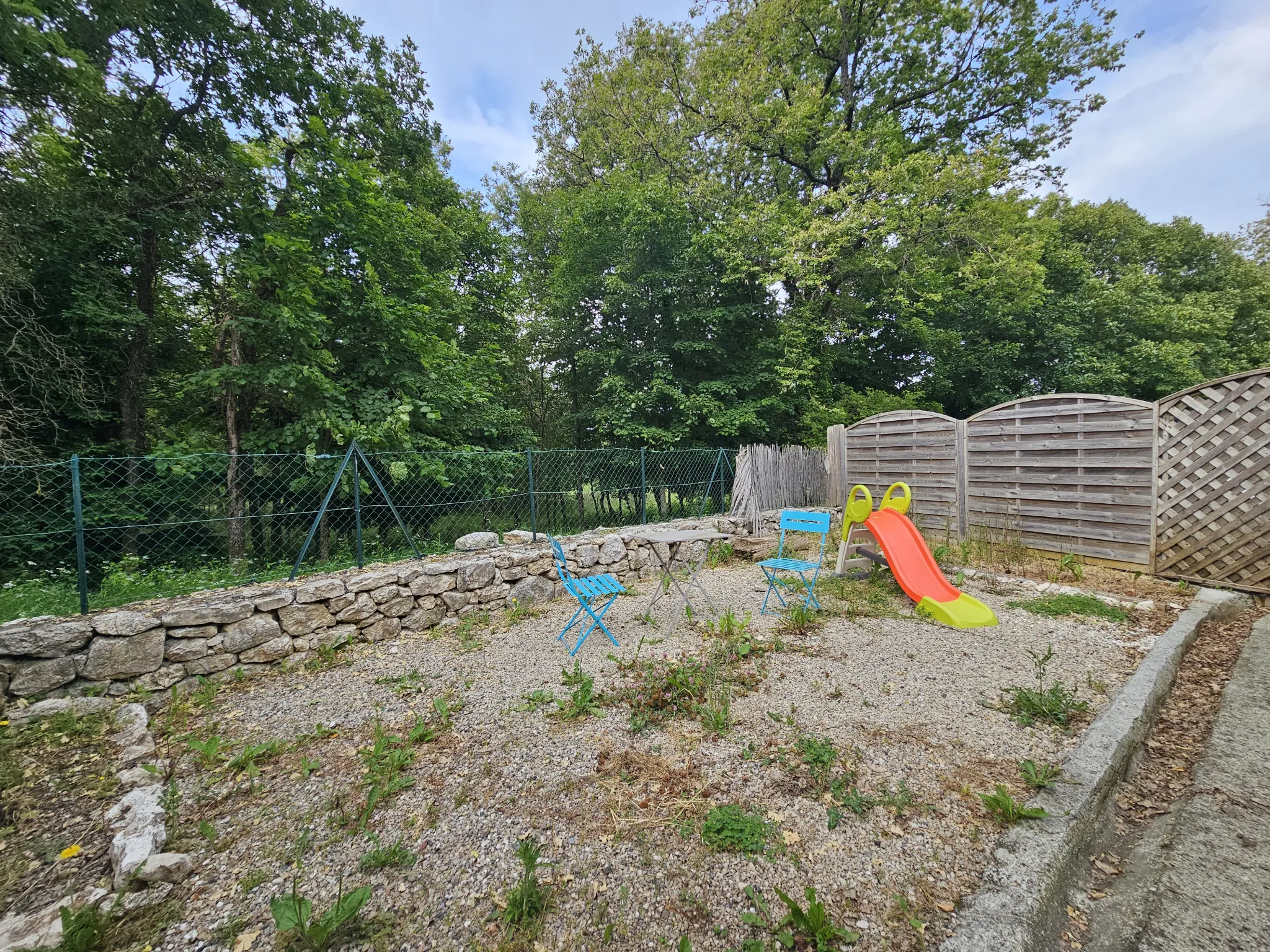 À vendre maison de village rénovée avec charme à Saint-Vallier-de-Thiey 