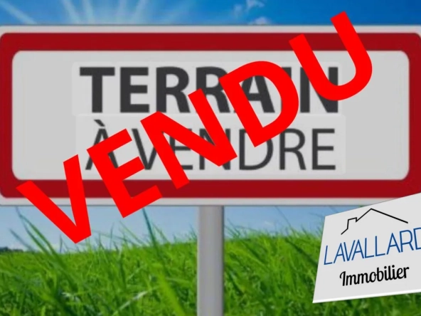Terrain constructible de 850 m² à Mézières en Santerre – Hors lotissement